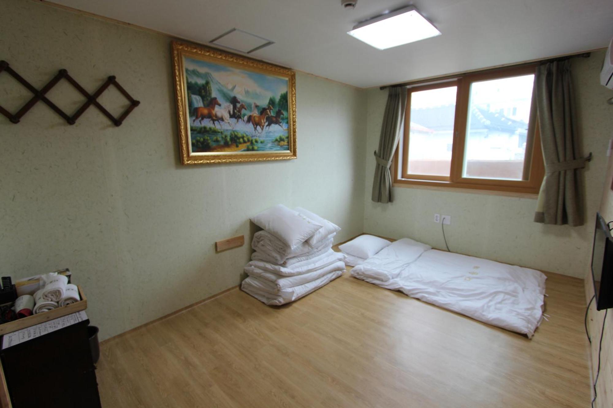 Dasomchae Hanok Stay Gwangju Metropolitan City Стая снимка